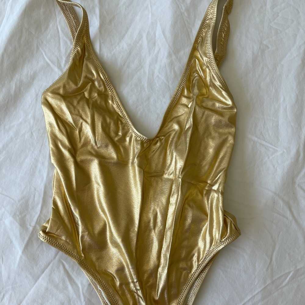 Solid and Striped Swimbath